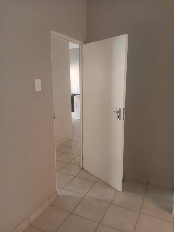 To Let 2 Bedroom Property for Rent in Groblerpark Gauteng