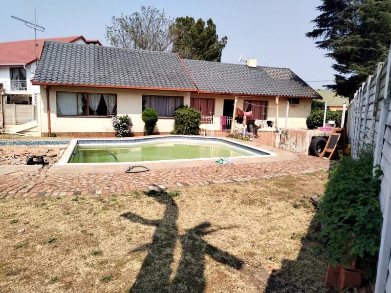4 Bedroom Property for Sale in Kibler Park Gauteng