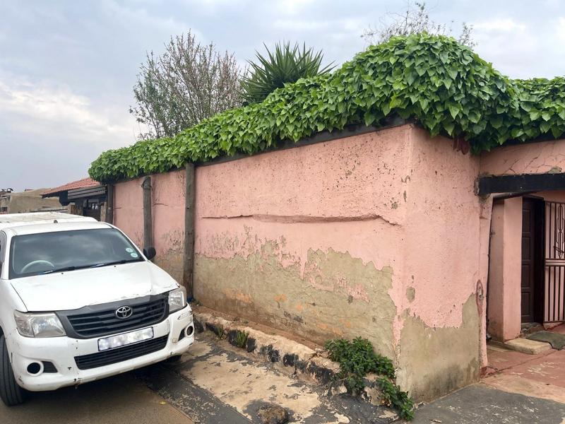 2 Bedroom Property for Sale in Protea Glen Gauteng