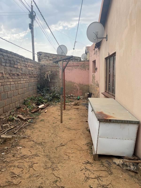 2 Bedroom Property for Sale in Protea Glen Gauteng