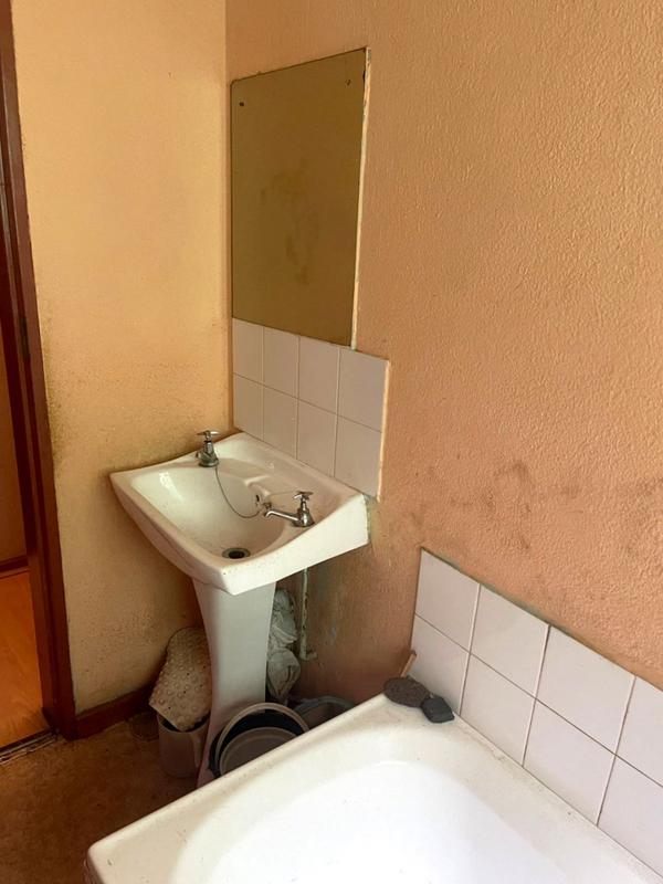 2 Bedroom Property for Sale in Protea Glen Gauteng