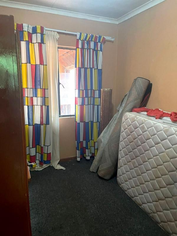 2 Bedroom Property for Sale in Protea Glen Gauteng