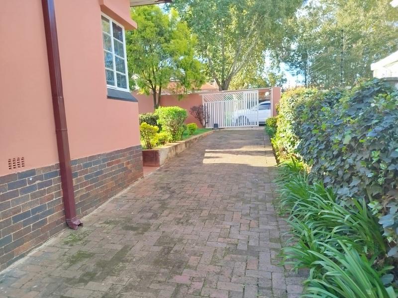 3 Bedroom Property for Sale in Cyrildene Gauteng