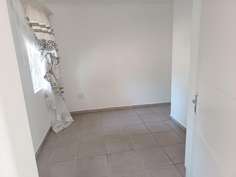 1 Bedroom Property for Sale in Kew Gauteng