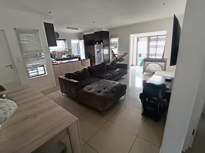 To Let 3 Bedroom Property for Rent in Buccleuch Gauteng