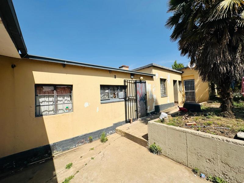 10 Bedroom Property for Sale in Delville Gauteng
