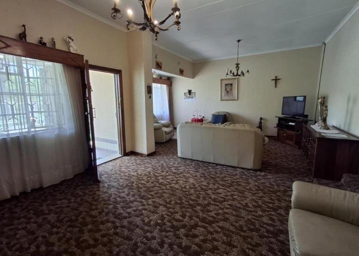 6 Bedroom Property for Sale in Bezuidenhout Valley Gauteng
