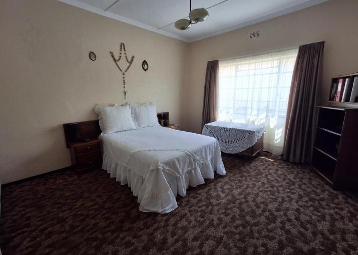 6 Bedroom Property for Sale in Bezuidenhout Valley Gauteng