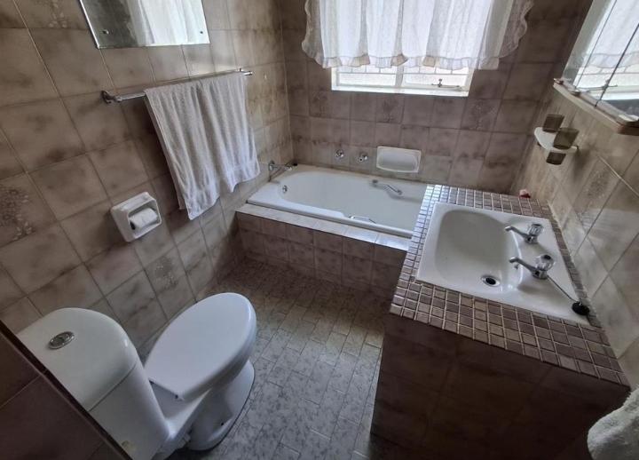 6 Bedroom Property for Sale in Bezuidenhout Valley Gauteng