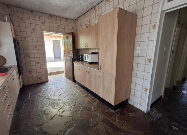 6 Bedroom Property for Sale in Bezuidenhout Valley Gauteng