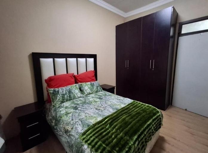 5 Bedroom Property for Sale in Bezuidenhout Valley Gauteng