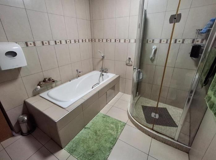 5 Bedroom Property for Sale in Bezuidenhout Valley Gauteng
