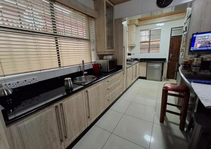 5 Bedroom Property for Sale in Bezuidenhout Valley Gauteng