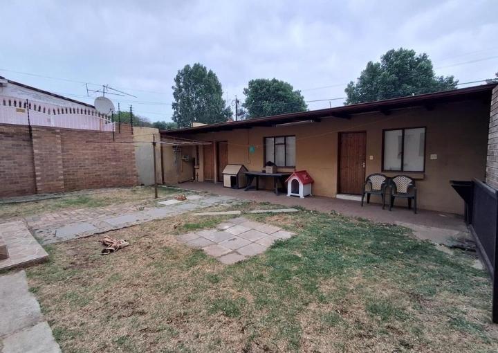 5 Bedroom Property for Sale in Bezuidenhout Valley Gauteng