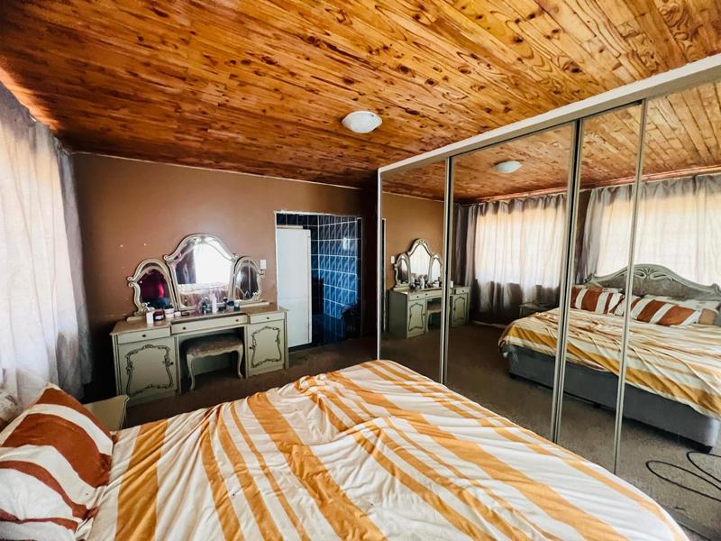 8 Bedroom Property for Sale in Laudium Gauteng