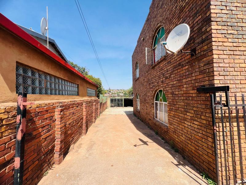 8 Bedroom Property for Sale in Laudium Gauteng