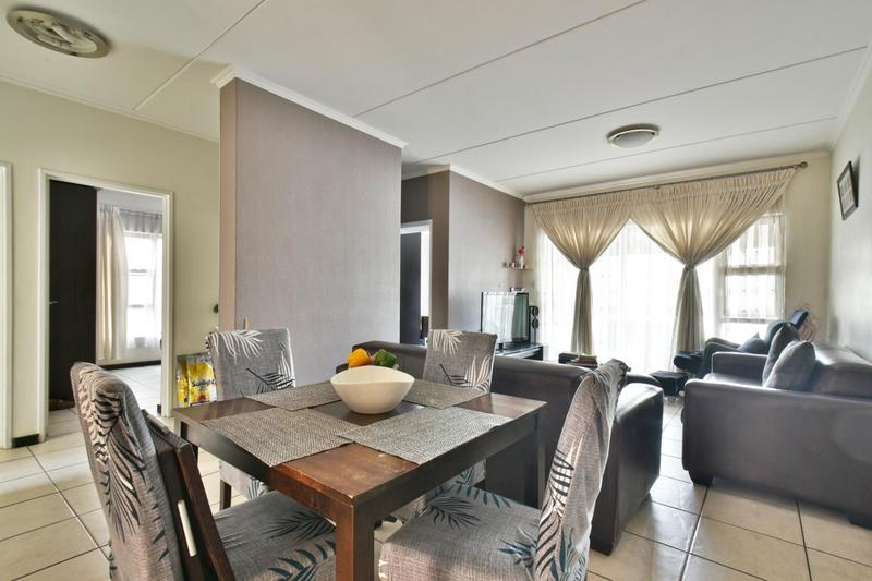 3 Bedroom Property for Sale in Oakdene Gauteng