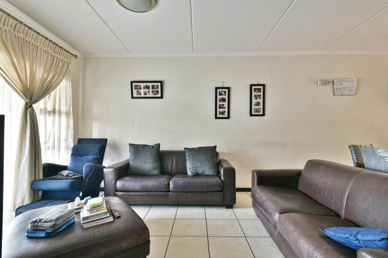 3 Bedroom Property for Sale in Oakdene Gauteng