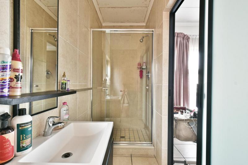 3 Bedroom Property for Sale in Oakdene Gauteng