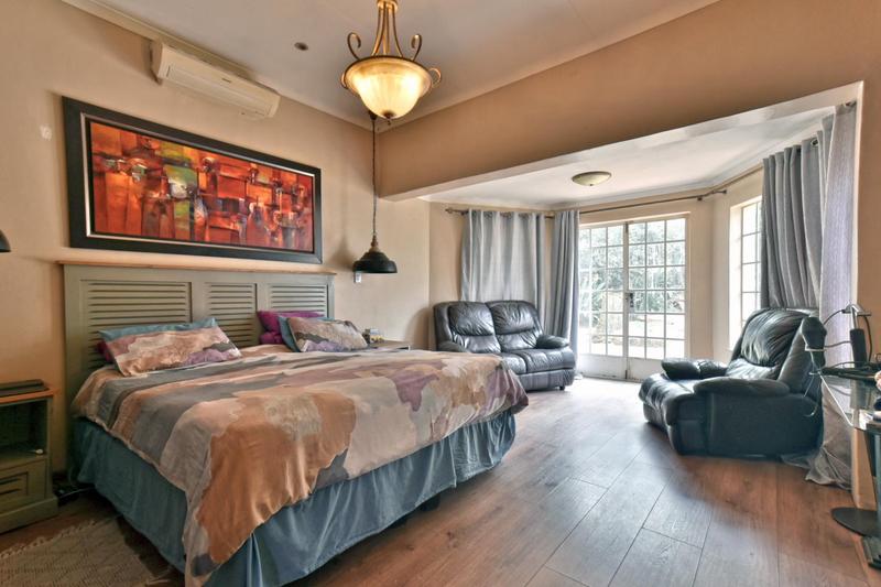 4 Bedroom Property for Sale in Oakdene Gauteng