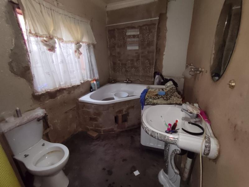5 Bedroom Property for Sale in Elandspoort Gauteng