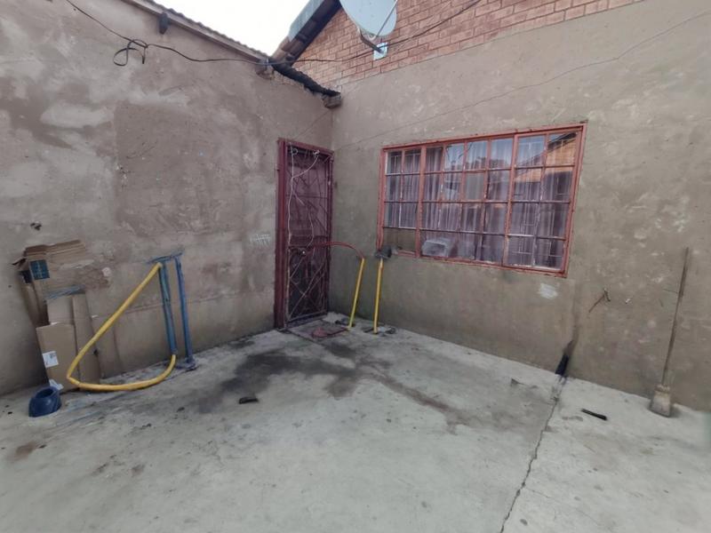 5 Bedroom Property for Sale in Elandspoort Gauteng