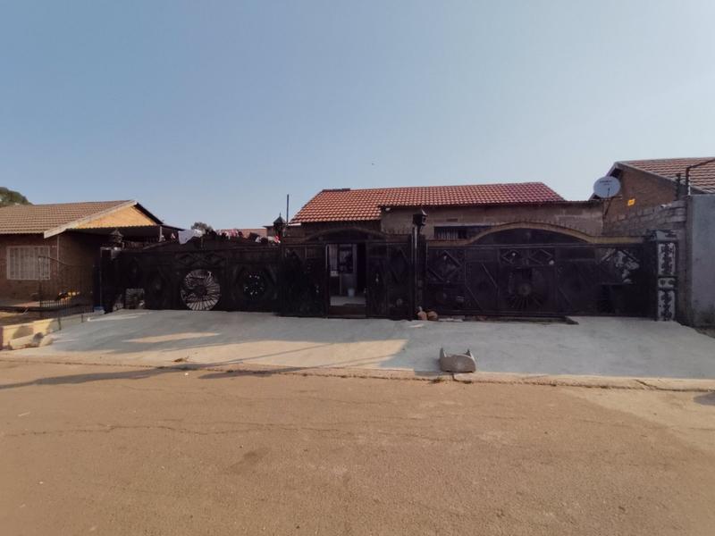 5 Bedroom Property for Sale in Elandspoort Gauteng