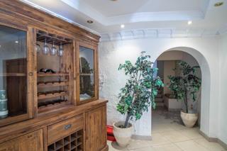 6 Bedroom Property for Sale in Bramley Park Gauteng