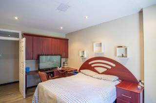 6 Bedroom Property for Sale in Bramley Park Gauteng