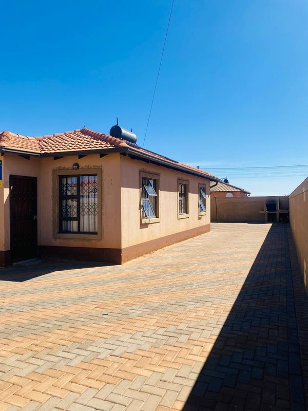 3 Bedroom Property for Sale in Protea Glen Gauteng