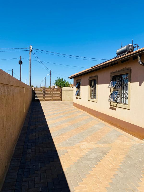 3 Bedroom Property for Sale in Protea Glen Gauteng