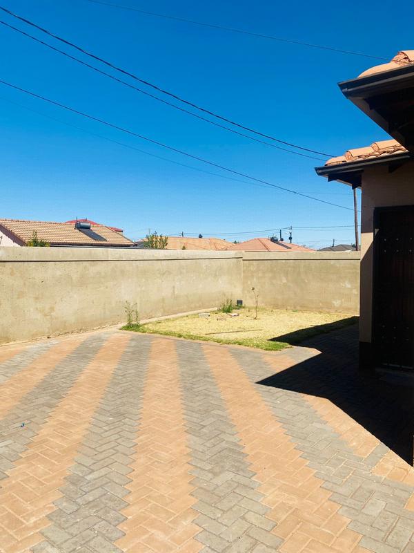 3 Bedroom Property for Sale in Protea Glen Gauteng