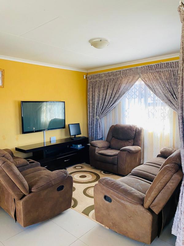 3 Bedroom Property for Sale in Protea Glen Gauteng
