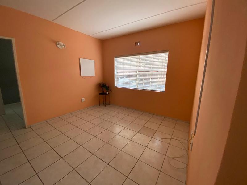To Let 2 Bedroom Property for Rent in Crystal Park Gauteng