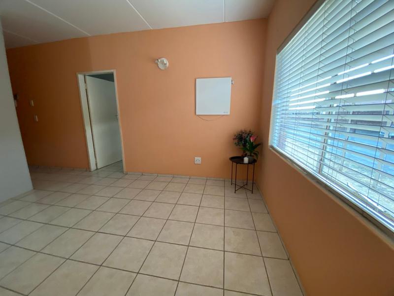To Let 2 Bedroom Property for Rent in Crystal Park Gauteng