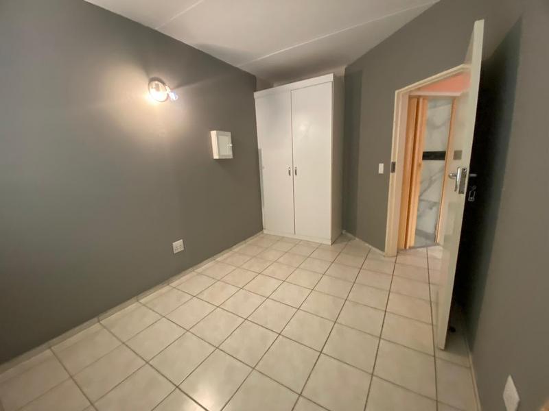 To Let 2 Bedroom Property for Rent in Crystal Park Gauteng