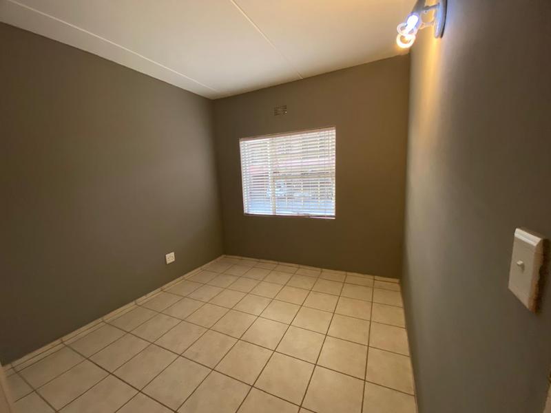To Let 2 Bedroom Property for Rent in Crystal Park Gauteng