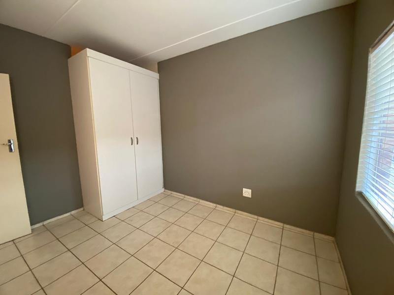 To Let 2 Bedroom Property for Rent in Crystal Park Gauteng
