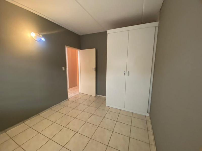 To Let 2 Bedroom Property for Rent in Crystal Park Gauteng