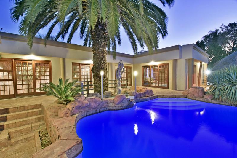 6 Bedroom Property for Sale in Glenvista Gauteng