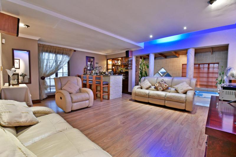 6 Bedroom Property for Sale in Glenvista Gauteng