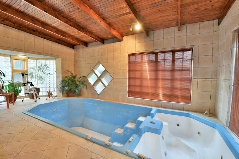 6 Bedroom Property for Sale in Glenvista Gauteng