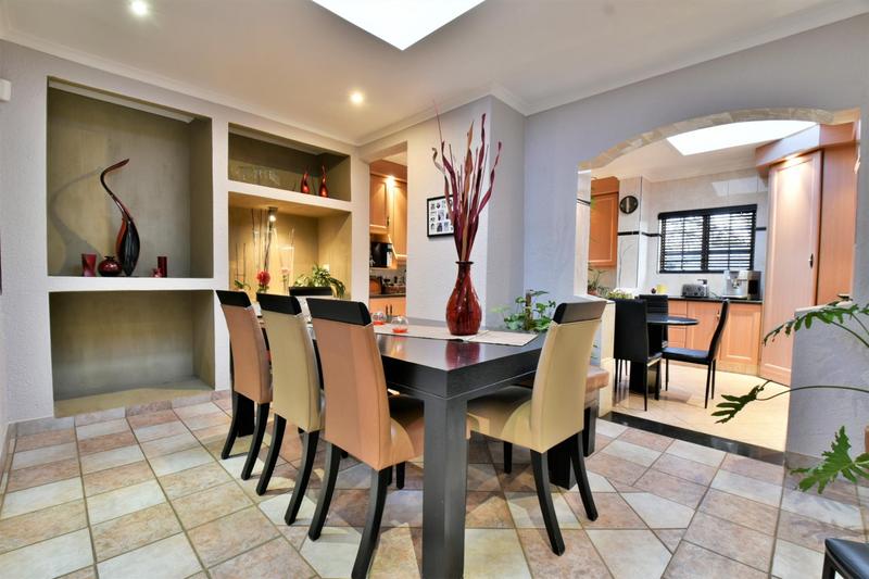 6 Bedroom Property for Sale in Glenvista Gauteng