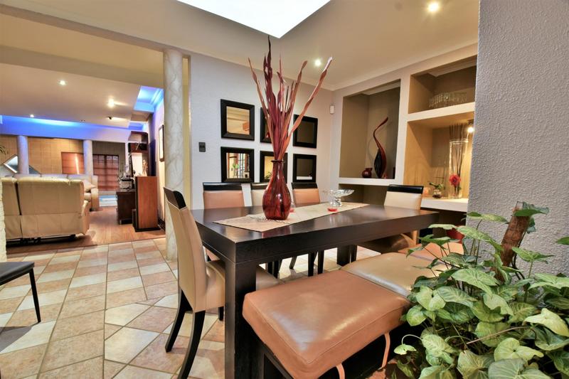 6 Bedroom Property for Sale in Glenvista Gauteng