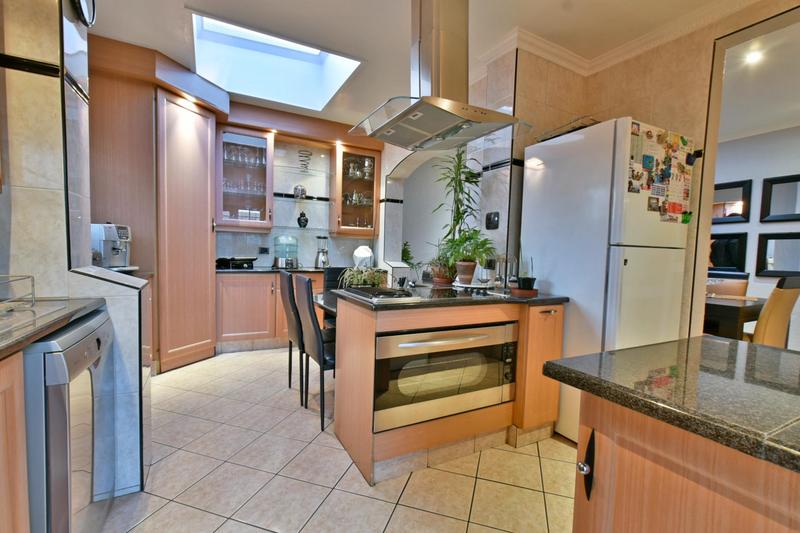 6 Bedroom Property for Sale in Glenvista Gauteng