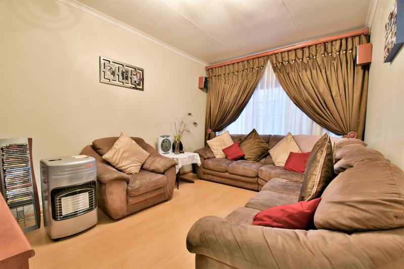 6 Bedroom Property for Sale in Glenvista Gauteng