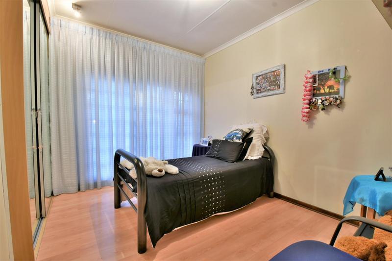 6 Bedroom Property for Sale in Glenvista Gauteng