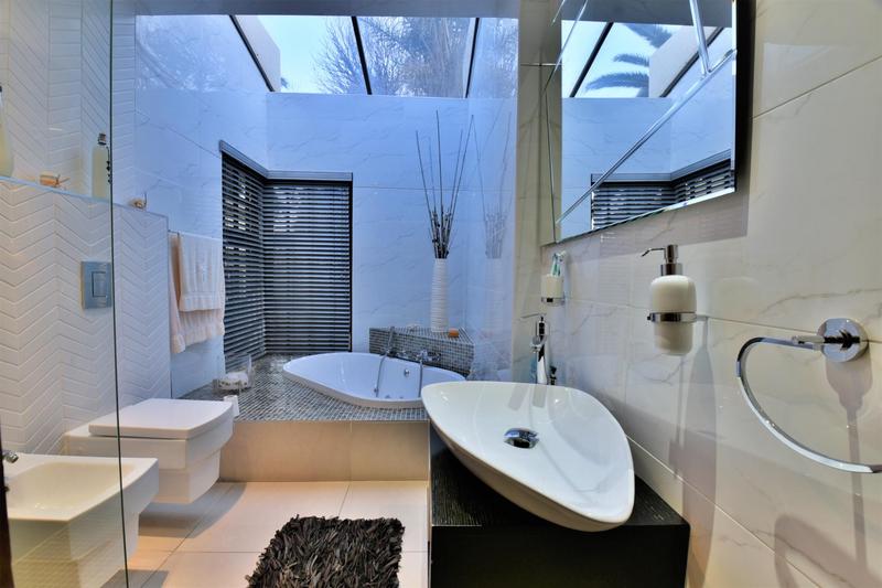 6 Bedroom Property for Sale in Glenvista Gauteng