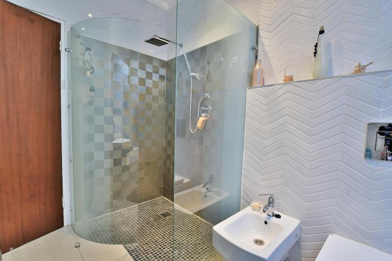 6 Bedroom Property for Sale in Glenvista Gauteng
