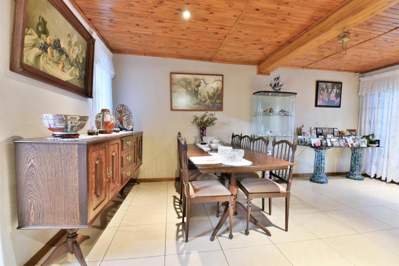 6 Bedroom Property for Sale in Glenvista Gauteng